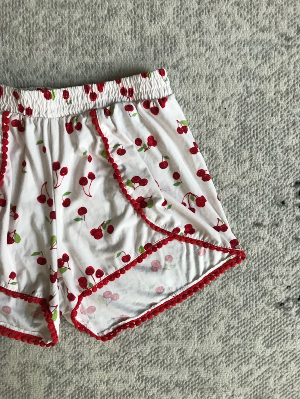 Rue21 White Cherry Print Women's mini dolphin Shorts with crochet Red Trim S - Picture 5 of 15